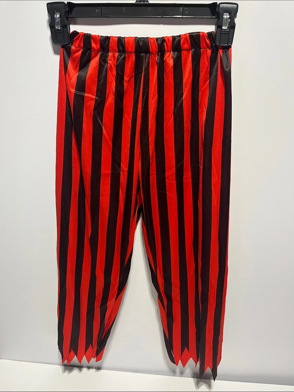 Kids Pirate Costume Boys Medium fits sizes 8-12 EUC Black and Red Outfit
